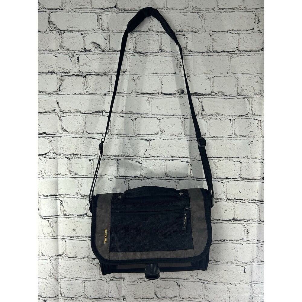 Targus Shoulder Messenger Bag Black W/Cell Pouch And 11" Tablet Pockets